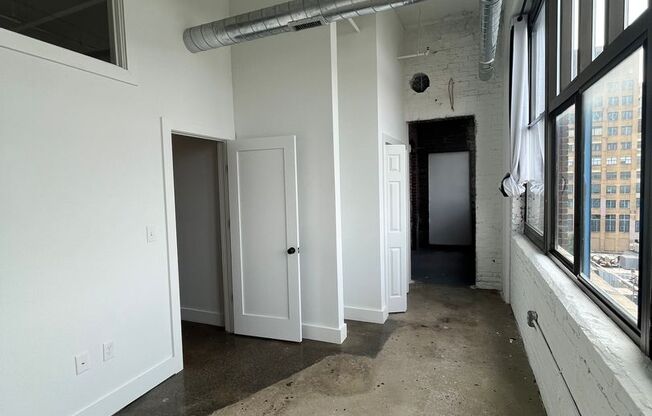 2 beds, 1 bath, 725 sqft, $2,275, Unit 527