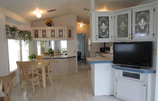 Cozy 1 bedroom in 55+ Resort Style Community