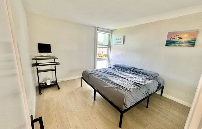 1 bed, 1 bath, $2,195, Unit Unit 284