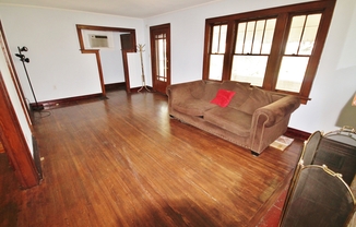 3 beds, 1 bath, $1,999