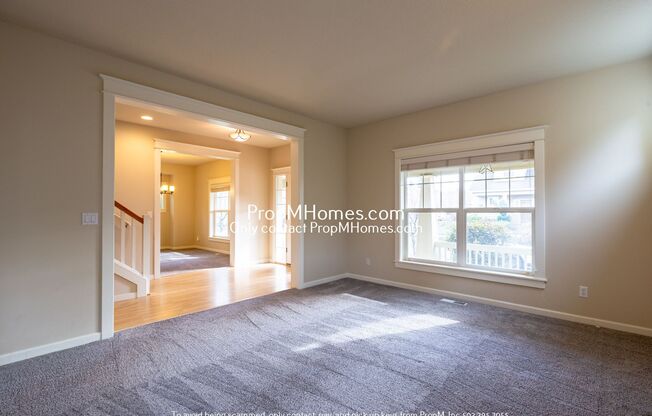 Fantastic 3-Bedroom Home with Office and Large Bonus Room in the Heart of Oregon City!