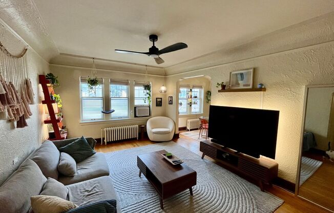 1428 E Capitol Drive