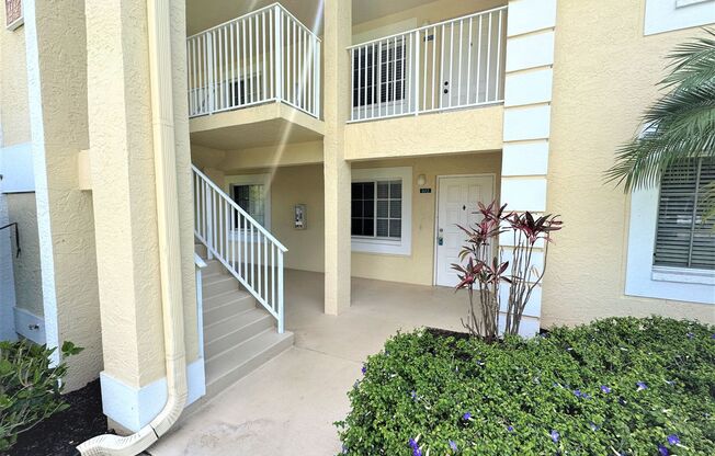 ** VILLAGES AT EMERALD LAKES ** 2 BED / 2 BATH CONDO - FIRST FLOOR - GREAT LOCATION! - ANNUAL RENTAL