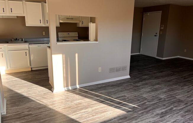 2 beds, 1 bath, 900 sqft, $900, Unit 4602 2C