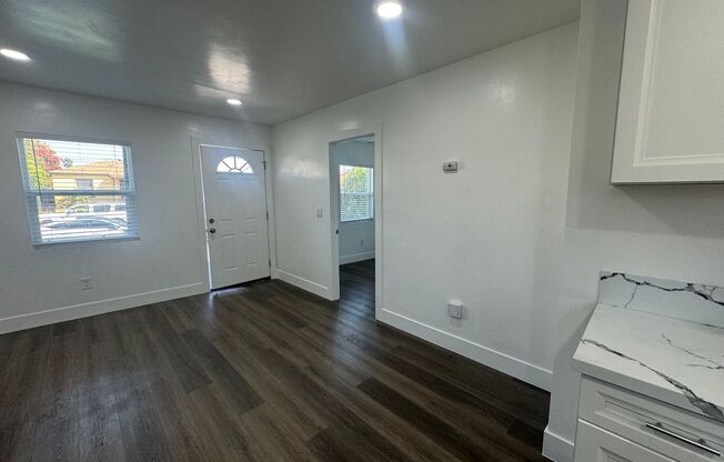 2 beds, 1 bath, 619 sqft, $2,400, Unit 1