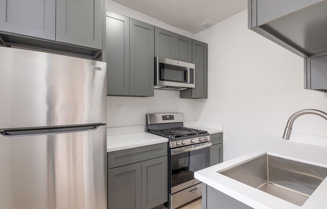 Westmore Manor Koreatown Apartments