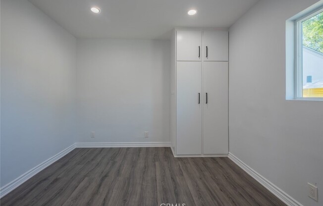 7032 PENFIELD AVE