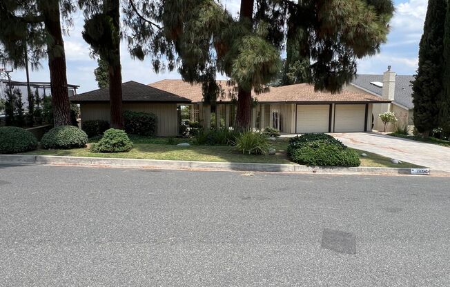 Coming Soon! Beautiful large 3 bedroom House over looking Loma Linda