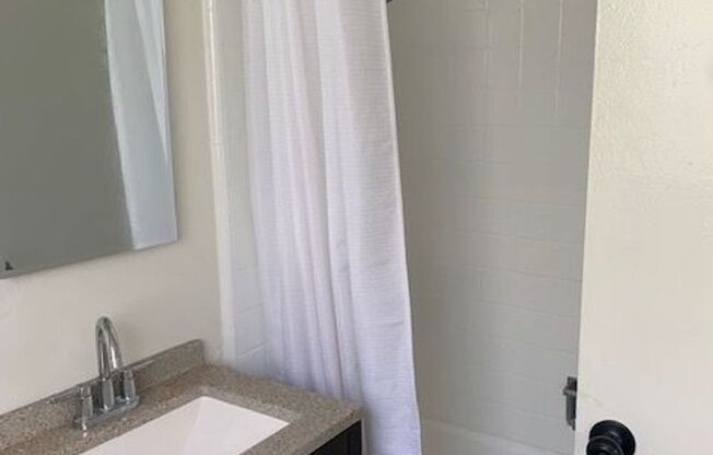 1 bed, 1 bath, $1,925, Unit 14