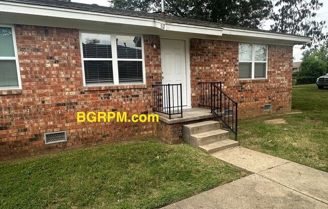 2 beds, 1 bath, 800 sqft, $675