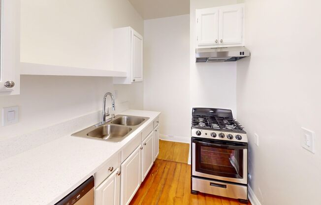 Mariposa Apartments...Gorgeous Newly Remodeled Stylish Apartments...Great Location! CALL NOW!