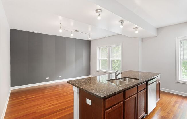 7357-67 N Ashland Ave