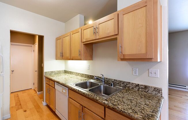 2 beds, 1 bath, $2,750