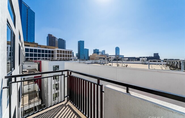 3 beds, 2 baths, 1,610 sqft, $8,000, Unit 612