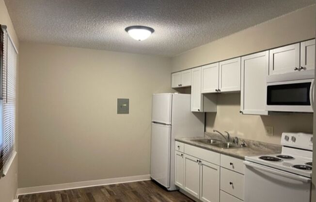 2 beds, 1 bath, 900 sqft, $900, Unit Unit 8