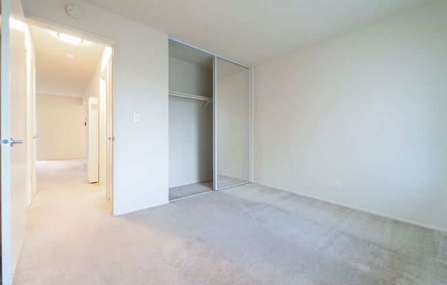 2 beds, 1 bath, 760 sqft, $2,450, Unit 26