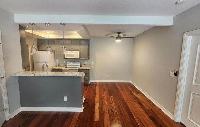 1 bed, 1 bath, $2,350