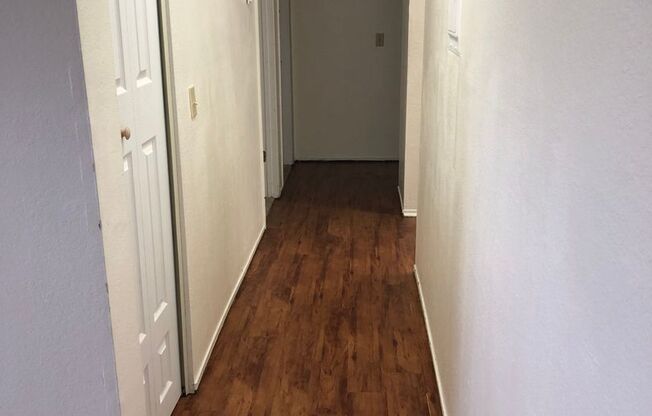 2 beds, 1 bath, 796 sqft, $1,150, Unit 126