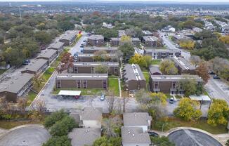 Green Oaks at Medical - Apartments in San Antonio, TX