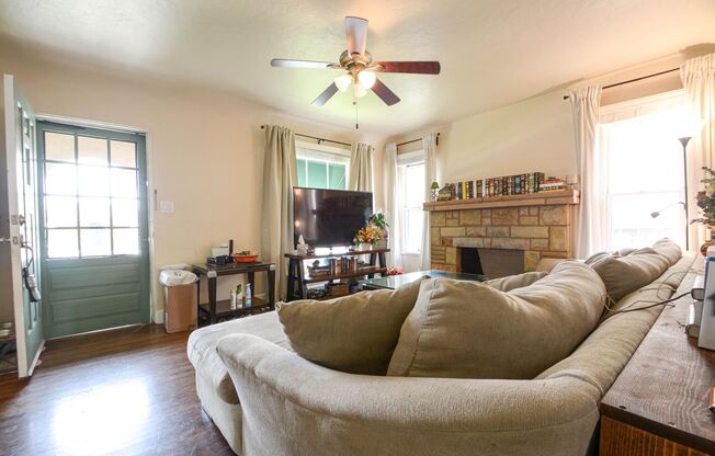 Beautiful 3bd/1ba Spanish Style home