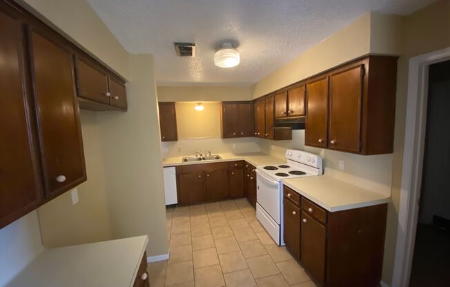 Nice 4 bdrm home in Flour Bluff area