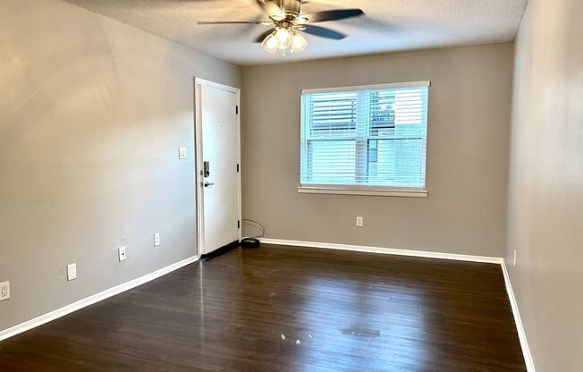 2 beds, 1 bath, 800 sqft, $1,095, Unit 1