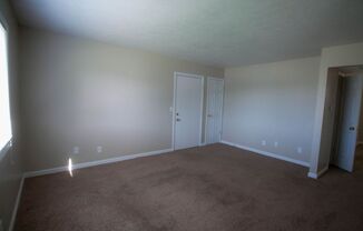 2 beds, 1 bath, $899, Unit 6