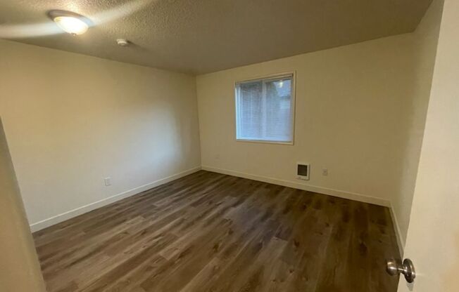 3 beds, 1 bath, $2,100