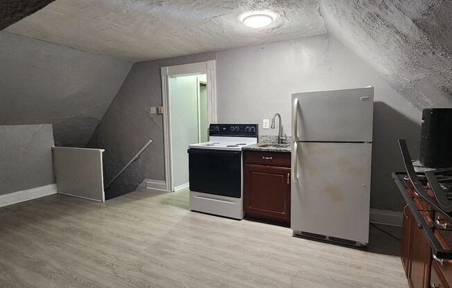 1 bed, 1 bath, $700