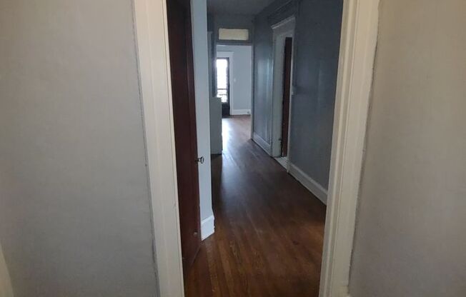 1 bed, 1 bath, 450 sqft, $1,025, Unit 037