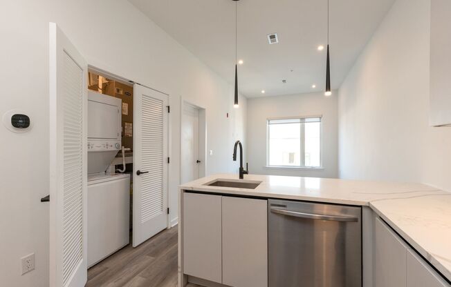 1 bed, 1 bath, 700 sqft, $1,650, Unit 408