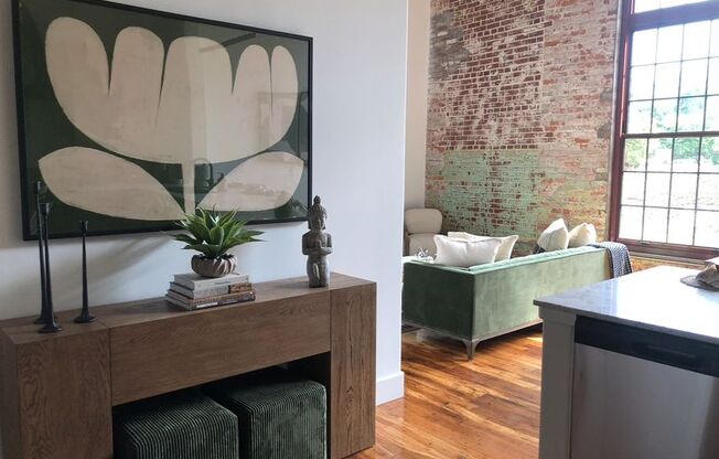 1 bed, 1 bath, 780 sqft, $1,300, Unit F-107