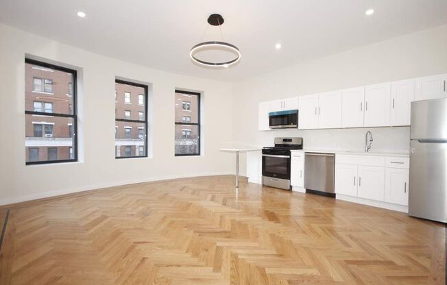 860 W AVE 3