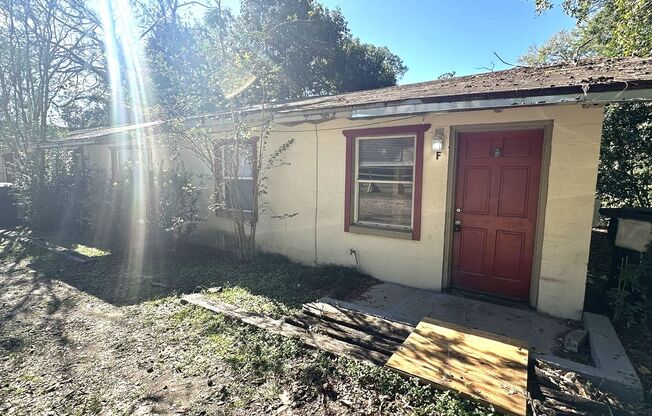 CUTE 2/1 Townhouse w/ New Paint, New Cabinets and Countertops, New Stainless Steel Appliance, Tile Floors Throughout, Walk to FSU and Nightlife! $995/month Available Now!