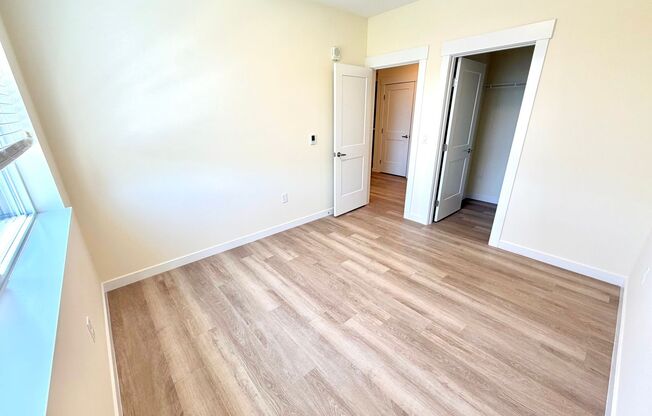 2 beds, 1 bath, $1,875, Unit E302