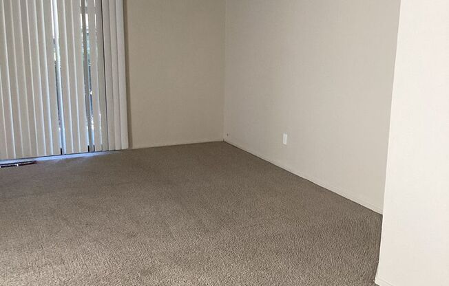 2 beds, 1 bath, $1,295