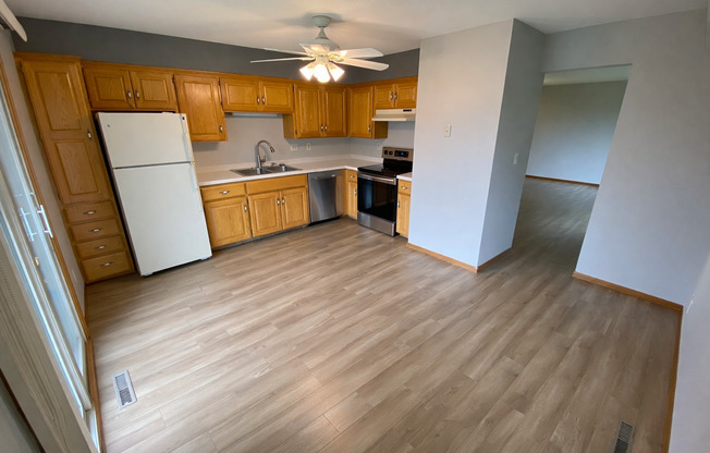 Updated 2br/1ba Townhome in Apple Valley