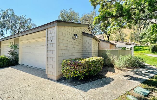 3 Bedroom Townhome In the Beautiful Smoke Tree Community