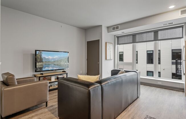 1 bed, 1 bath, 553 sqft, $1,550, Unit 303