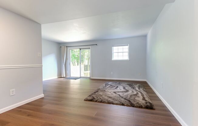 Move in ready 3 bedroom 2.5 Bath in Gaithersburg!