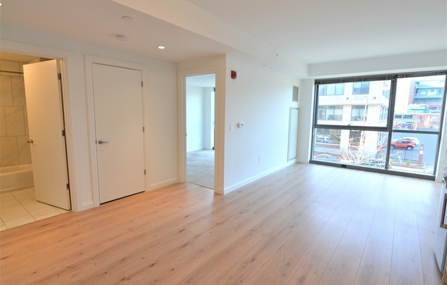 1 bed, 1 bath, 609 sqft, $3,825, Unit 213