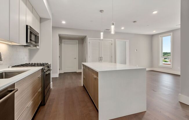 2 beds, 1 bath, 940 sqft, $3,000, Unit 309