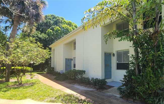 4208 LA PALMA CT