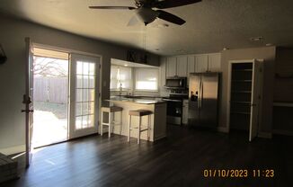 3 beds, 2 baths, $1,300