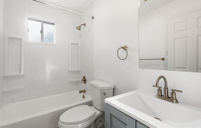 Stunning 3 bedroom home in Penn Hills available now!