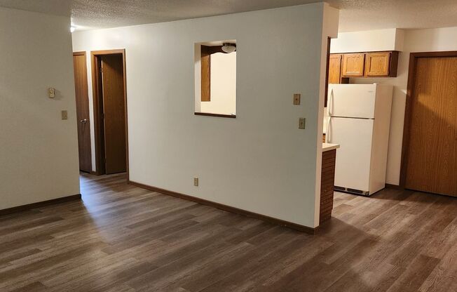 2 beds, 1 bath, $925