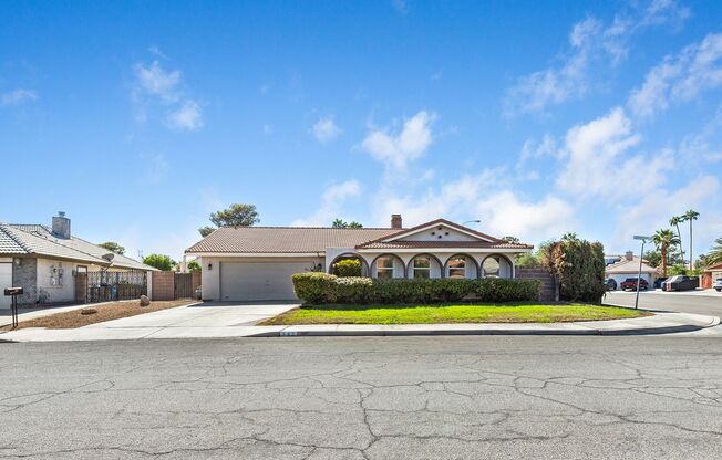 3 beds, 2 baths, $2,790
