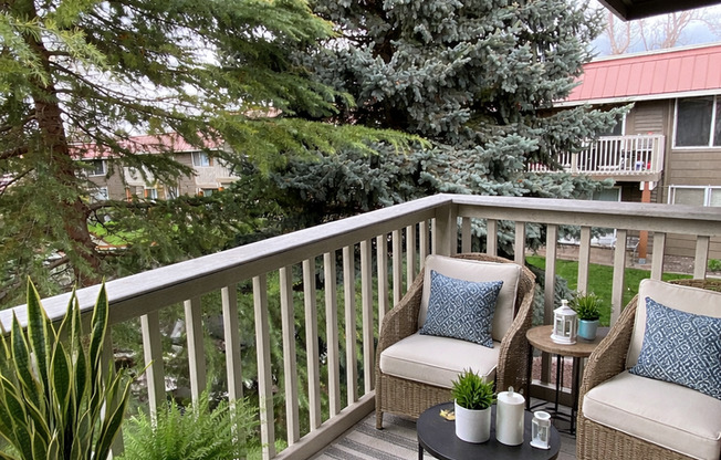 3 beds, 1.5 baths, 1,100 sqft, $1,575, Unit B04