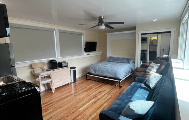 Fully Furnished Studio Available - Few Blocks From The Beach