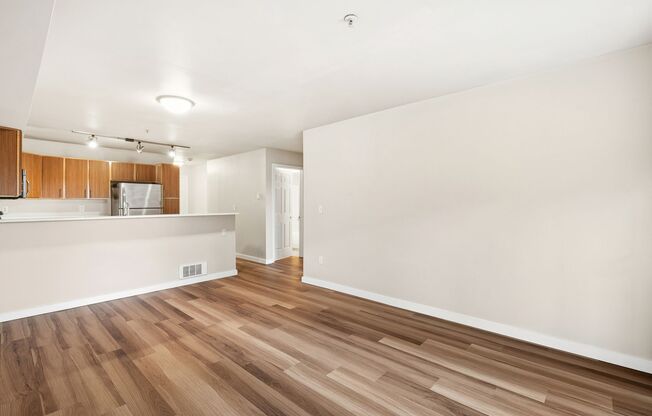 1 bed, 1 bath, 698 sqft, $2,095, Unit 105